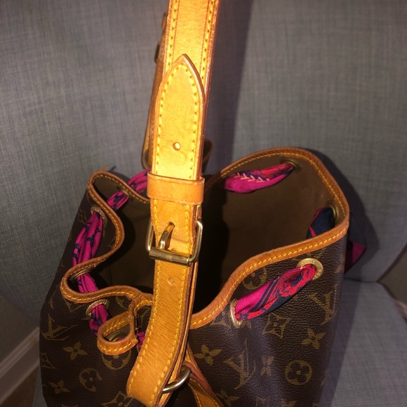 Authentic 💯 Louis Vuitton Noe bag GM

‼️SOLD‼️ - Picture 9 of 13